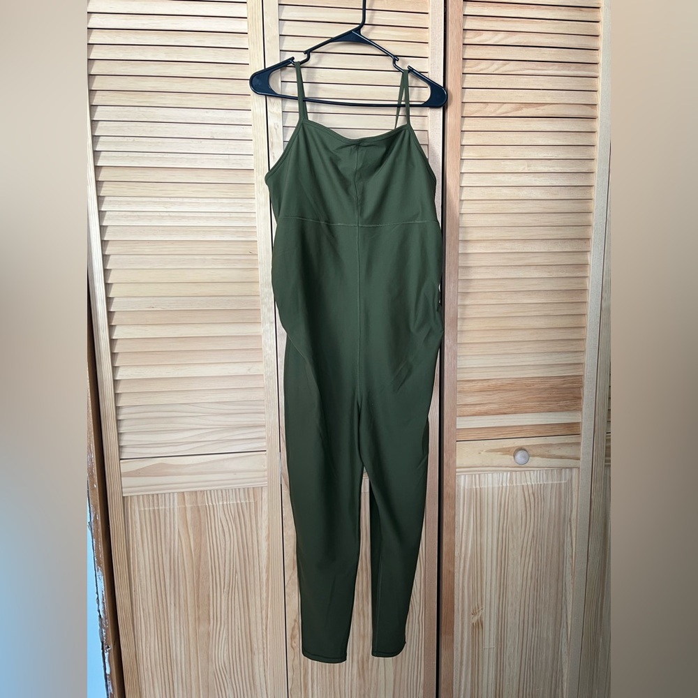 Old Navy Maternity Body Suit